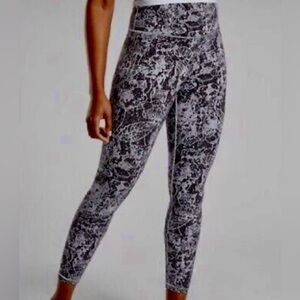 Athleta Grafiti elation tights S